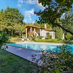 Дом отдыха Domaine Du Meyrat - 10 Min De Perigueux